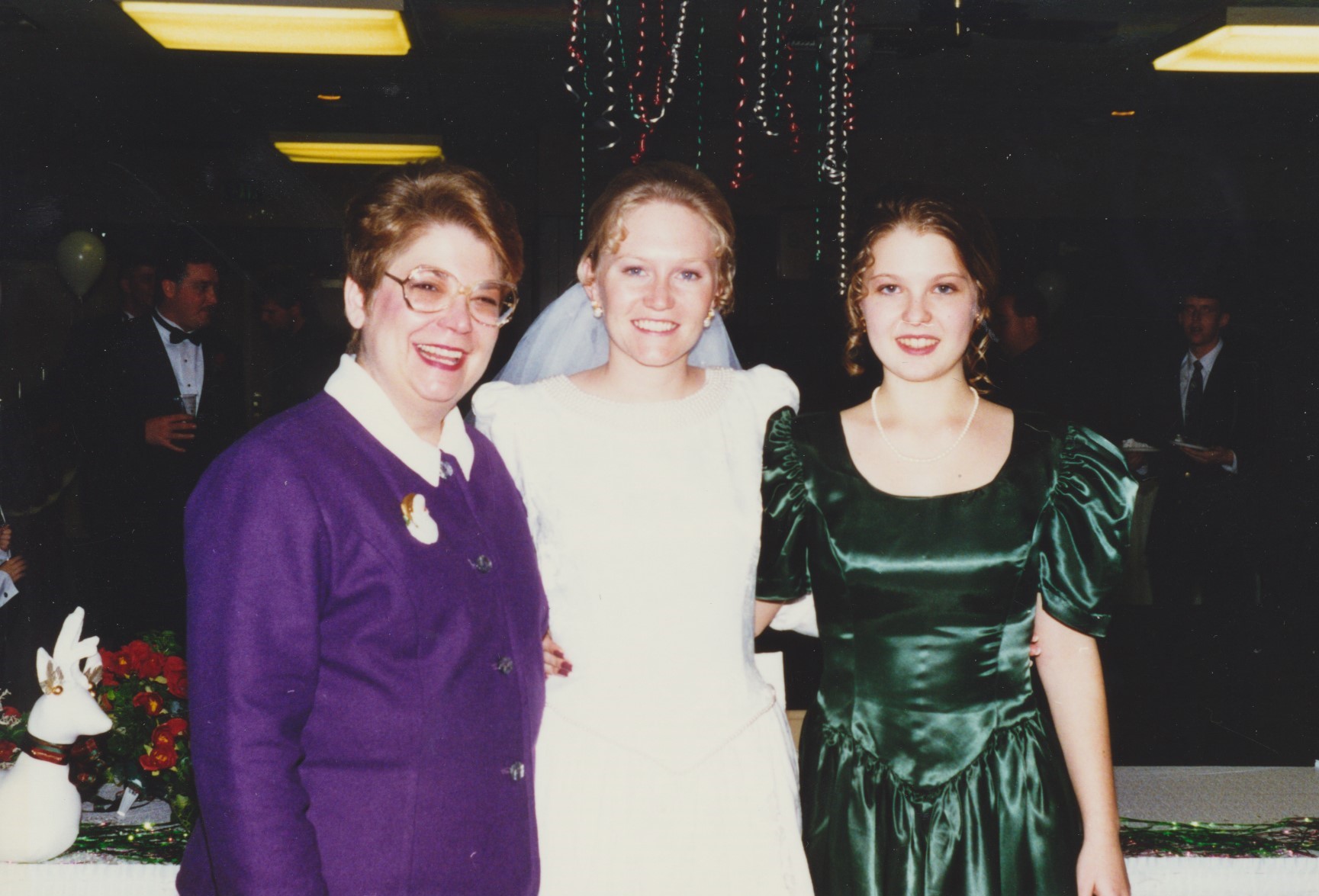 Jeanne at Niece Jackie's Wedding 1995.jpg